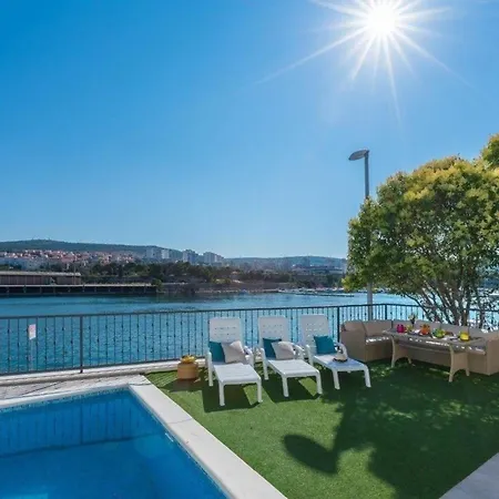 Ferienhaus Fur 10 Personen In Sibenik, Dalmatien Norddalmatien Holiday home Sibenik