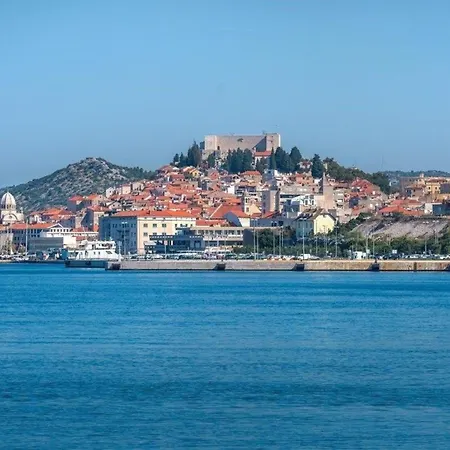 Ferienhaus Fur 10 Personen In Sibenik, Dalmatien Norddalmatien Sibenik